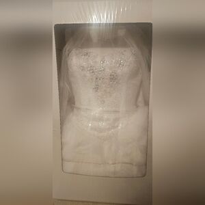 David's Bridal White Wedding Dress